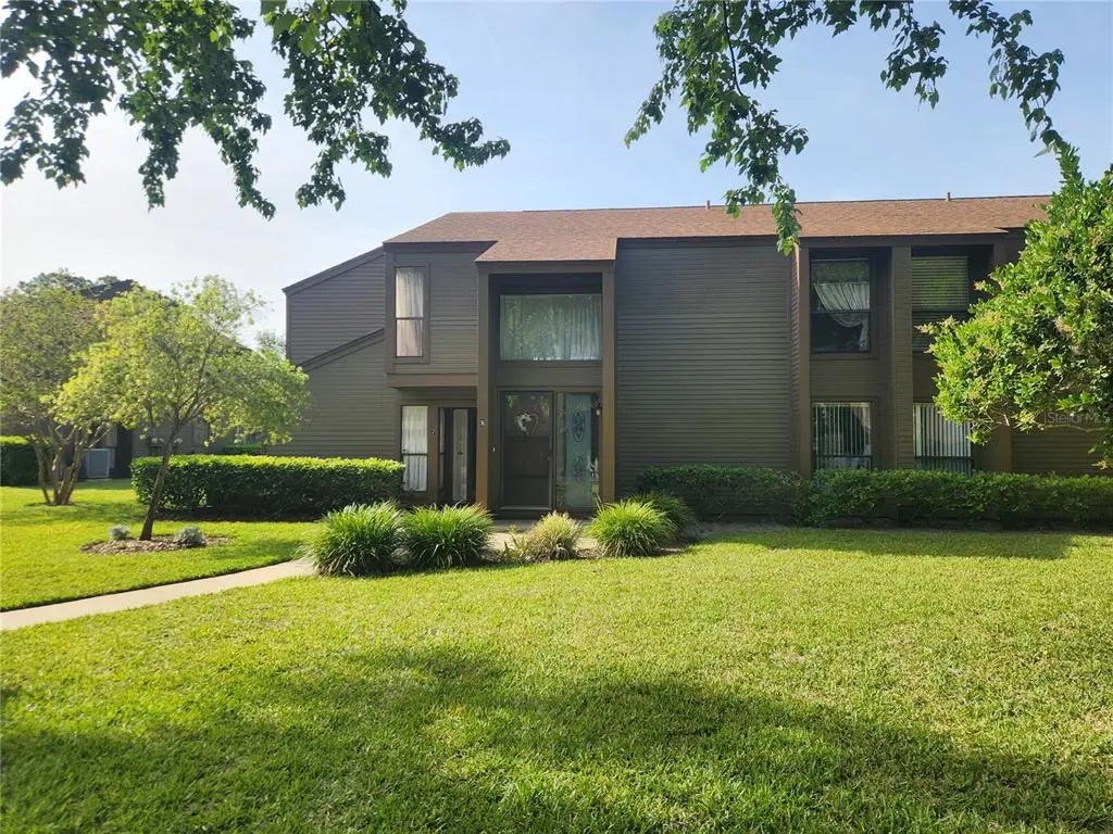 8 Oxford Lane, PALM COAST