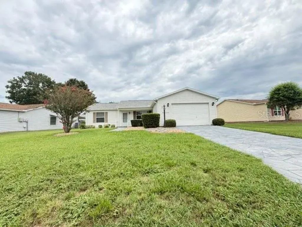 335 San Marino Drive, LADY LAKE