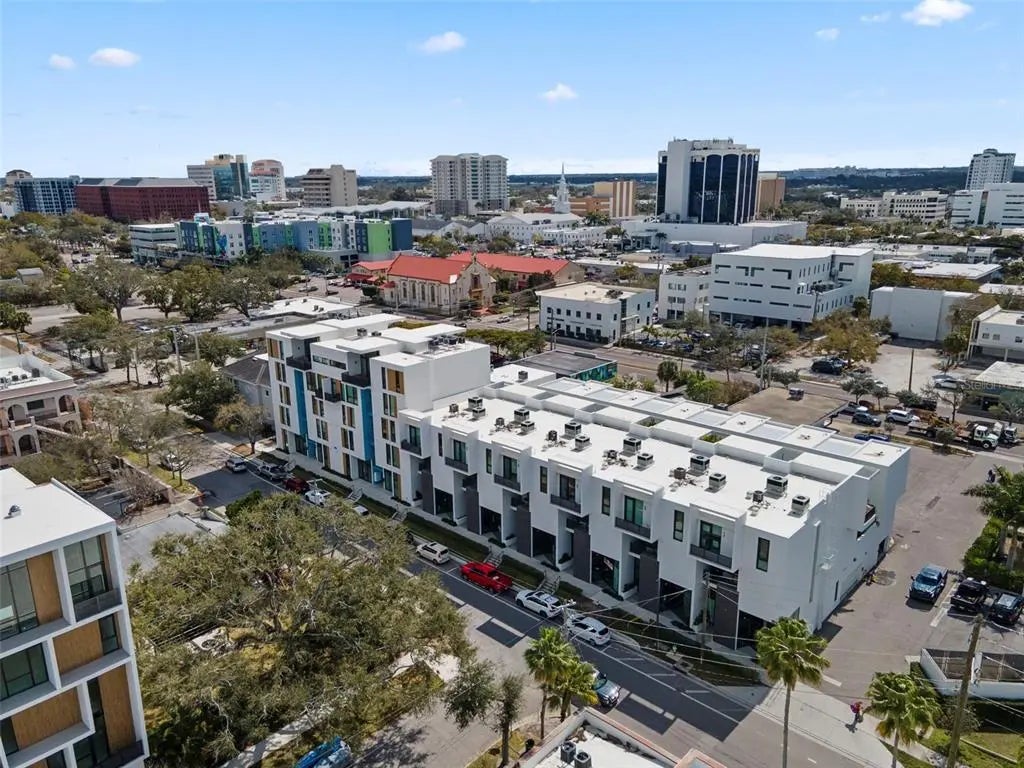 1558 4th St 212, SARASOTA