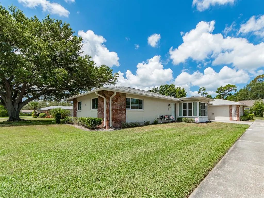 1009 Queen Anne Drive B, PALM HARBOR