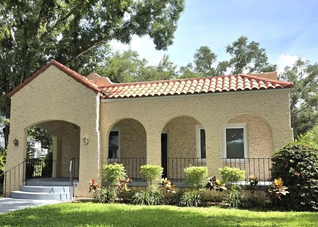 2630 W Sunset Drive, TAMPA