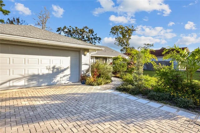 8143 Wooden Drive, SPRING HILL