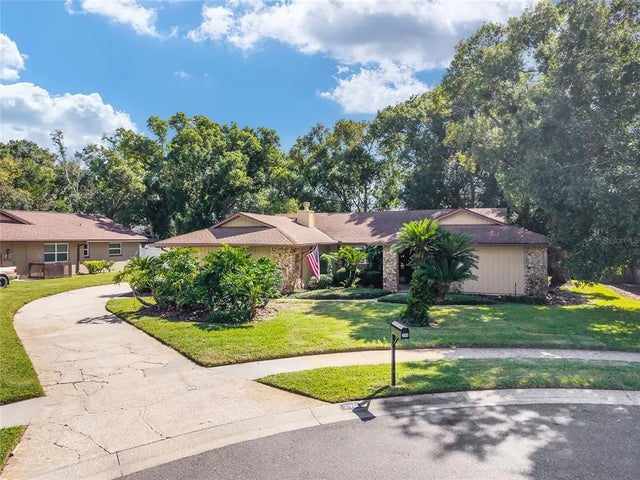 290 Queensberry Court, LONGWOOD