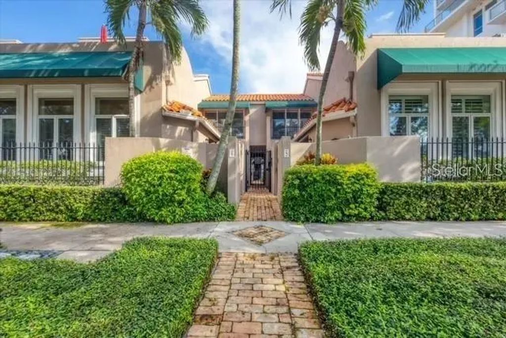 200 Cocoanut Avenue 7, SARASOTA