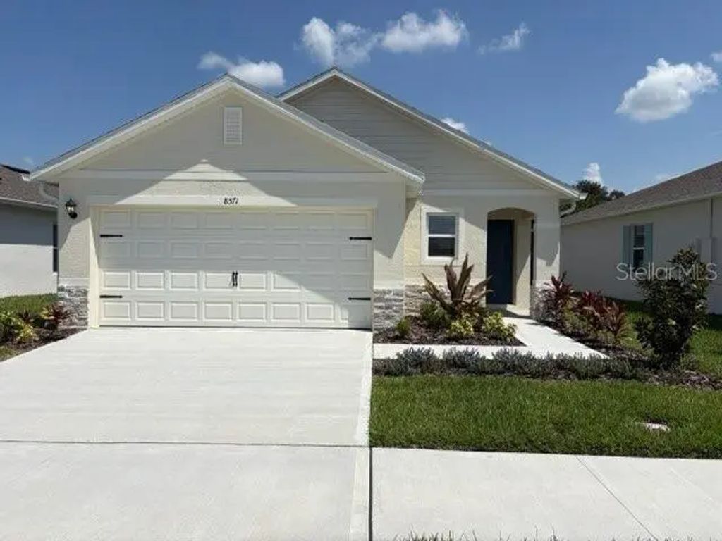 8571 Cape Fox Cove, LAKELAND