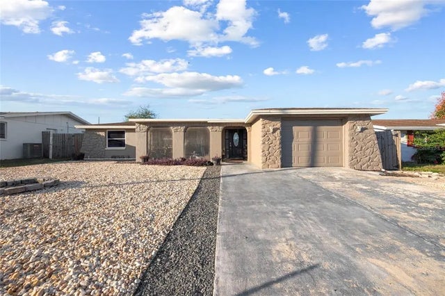 5633 Andrea Drive, HOLIDAY