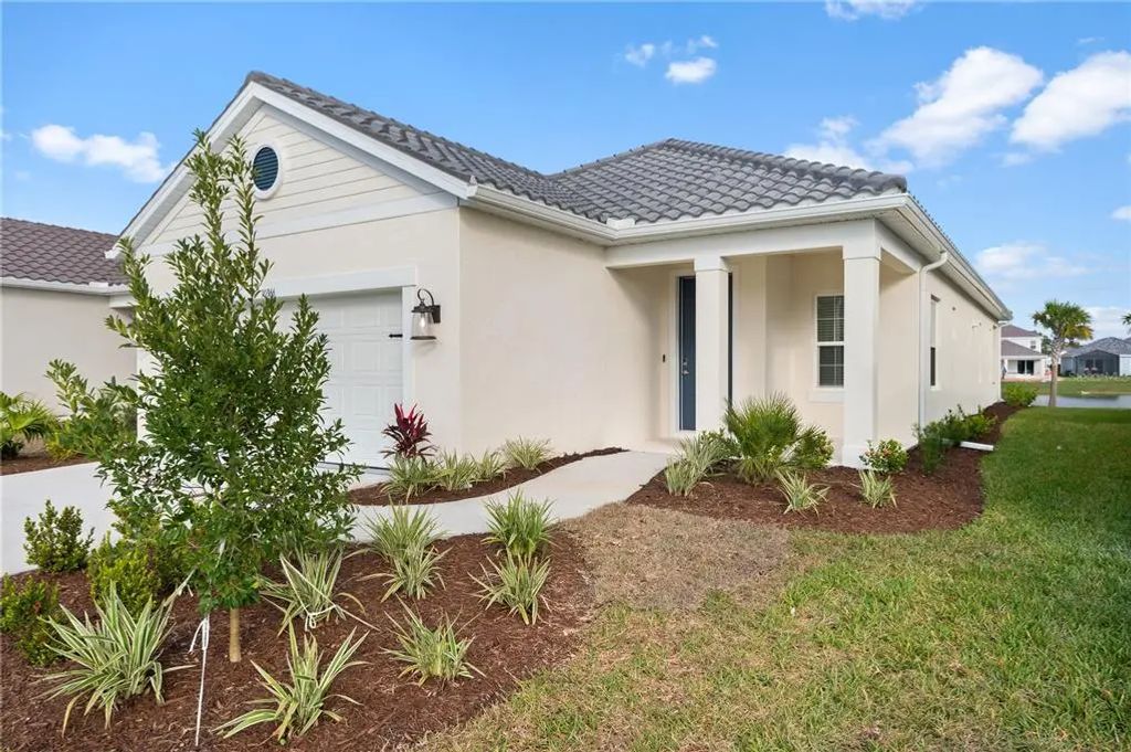 10366 Lake George Avenue, SARASOTA