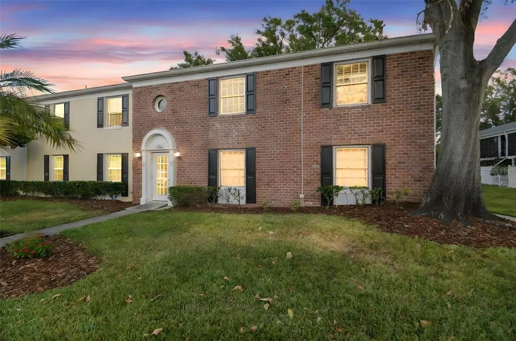 13691 Orange Sunset Drive 201, TAMPA