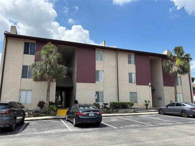 3814 N Lake Drive 65, TAMPA