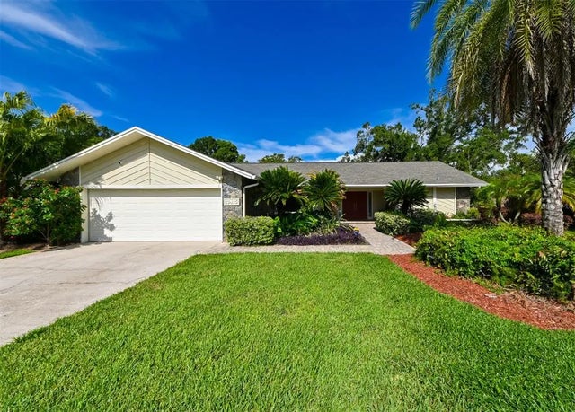 10415 Oakbrook Drive, TAMPA