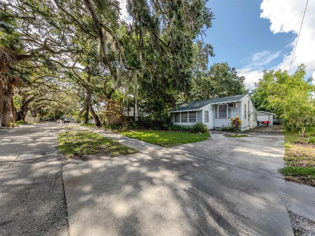1740 Wisconsin Lane