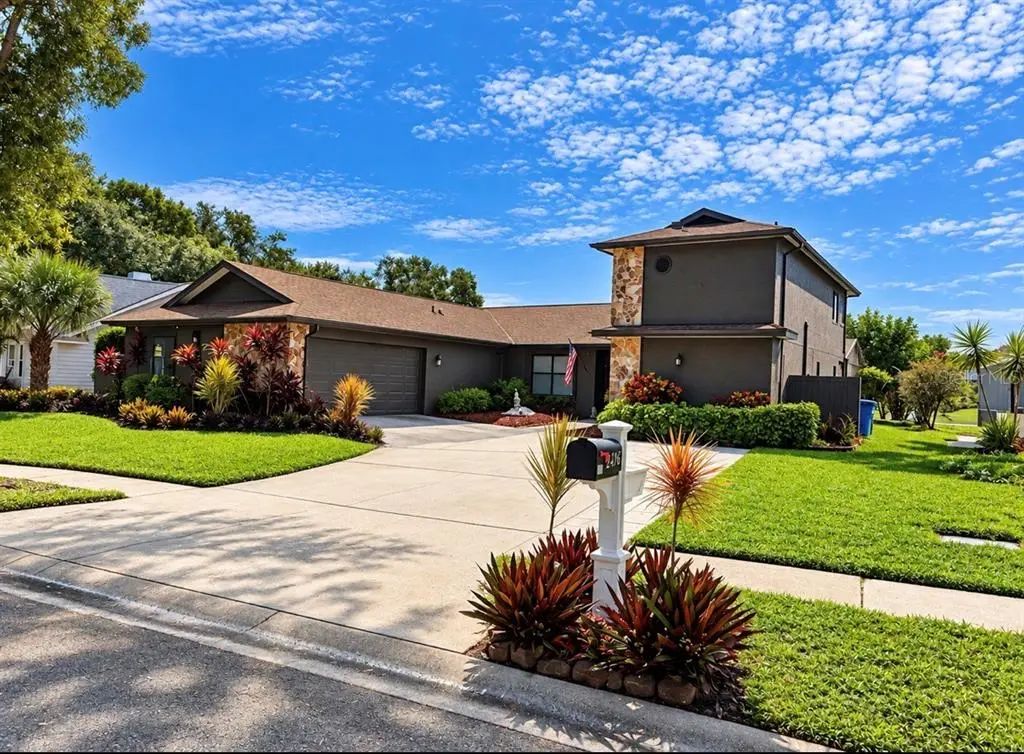 2876 Lake Valencia Boulevard E, PALM HARBOR