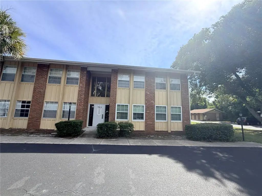 723 Perkins Street 200, LEESBURG