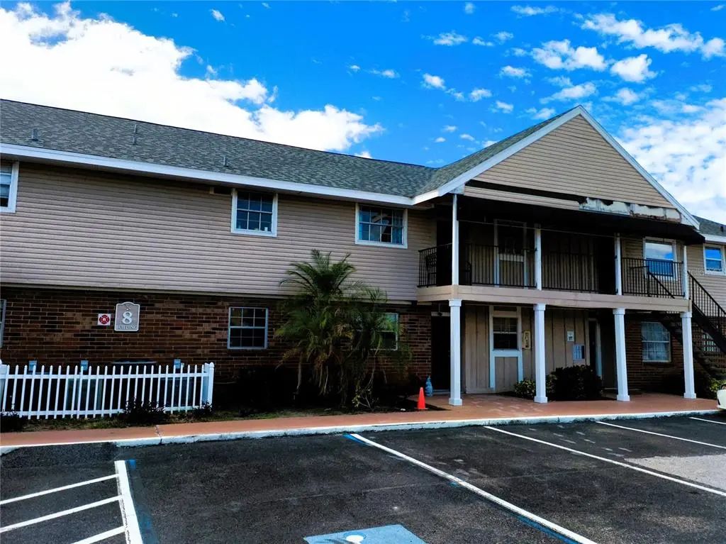 200 Country Club Drive 805, LARGO