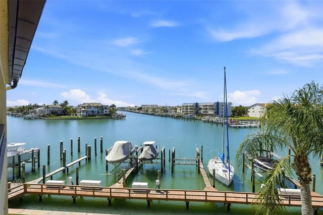 128 1st Street E. 102, TIERRA VERDE