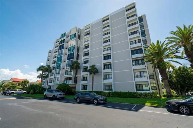 855 Bayway Boulevard 303, CLEARWATER BEACH