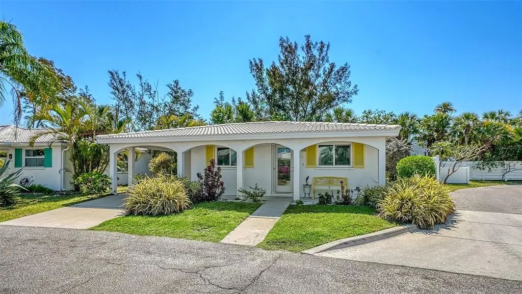 554 Spanish Drive S, LONGBOAT KEY