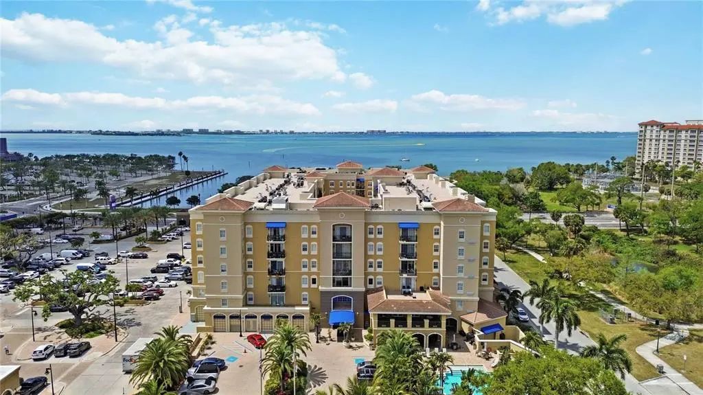 1064 N Tamiami Trail 1406, SARASOTA