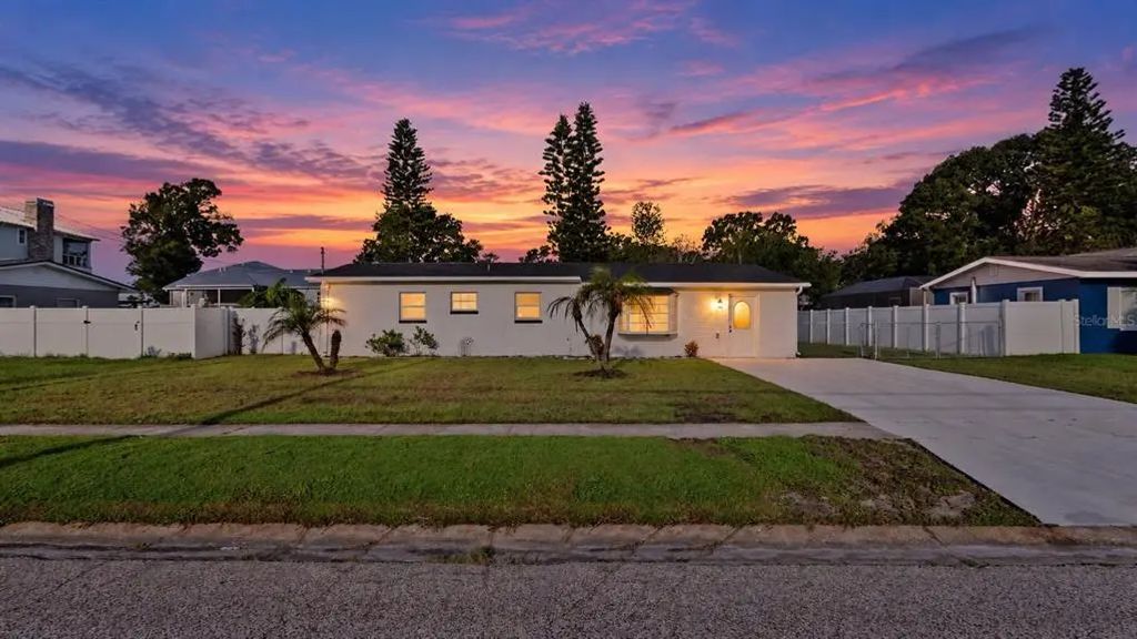 310 Country Club Drive, OLDSMAR