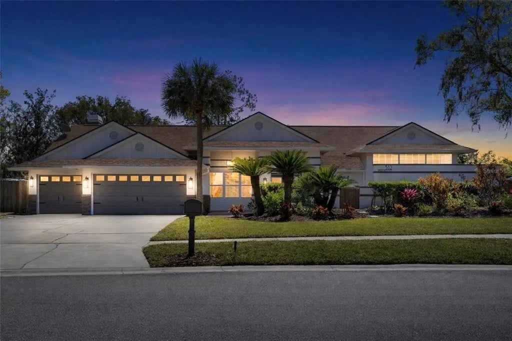 512 Crystal Grove Boulevard, LUTZ