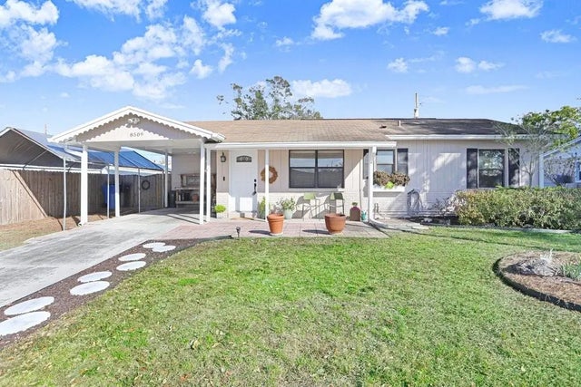 8509 Foxcroft Drive, TAMPA