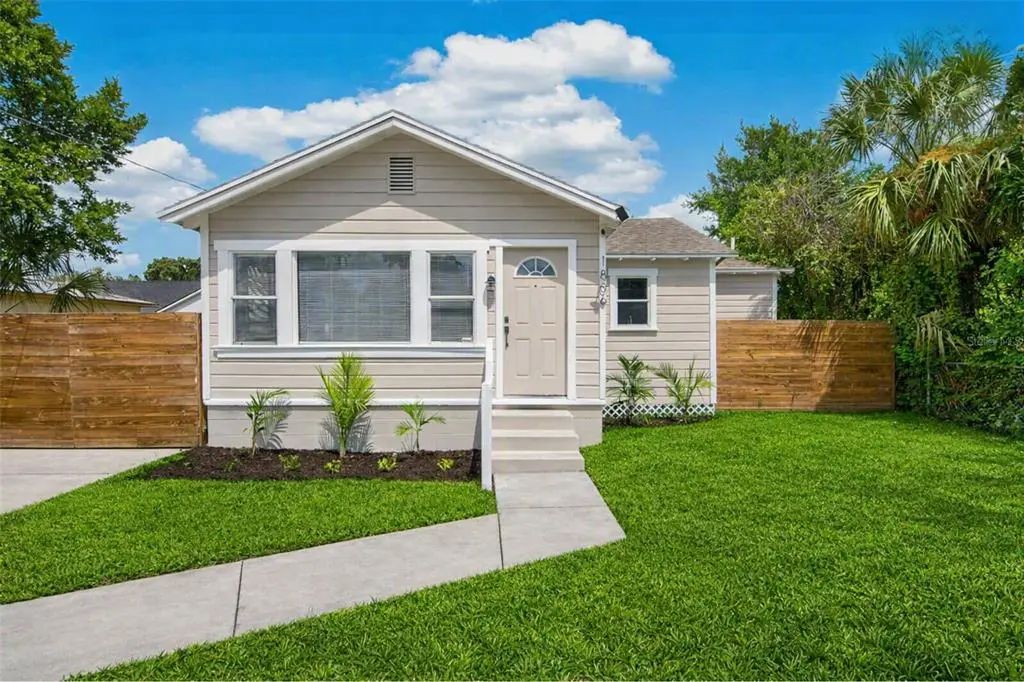 1806 E Mcberry Street, TAMPA