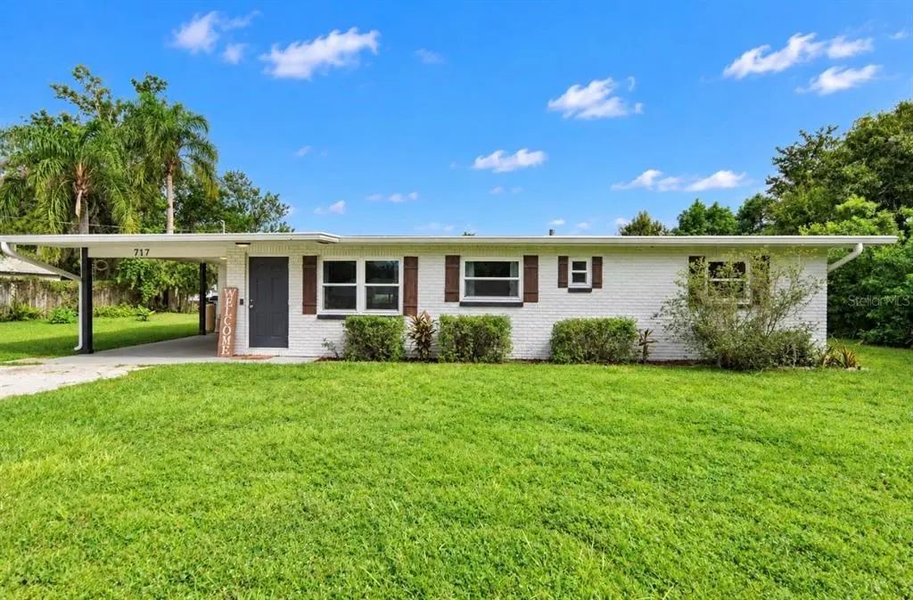 717 W Deer Lake Drive, LUTZ