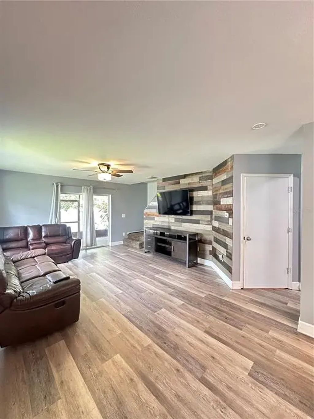 2235 Fluorshire Dr Drive, BRANDON