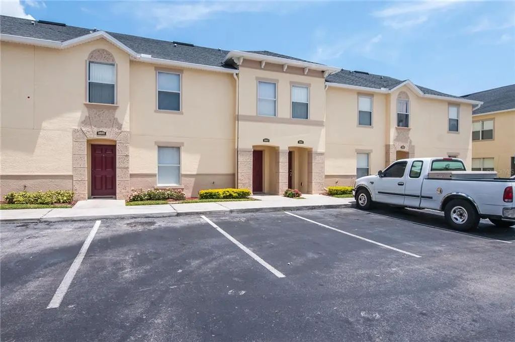 2861 Club Cortile Circle, KISSIMMEE