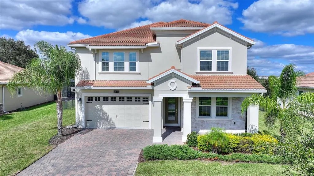 8843 Fallen Oak Drive, DAVENPORT