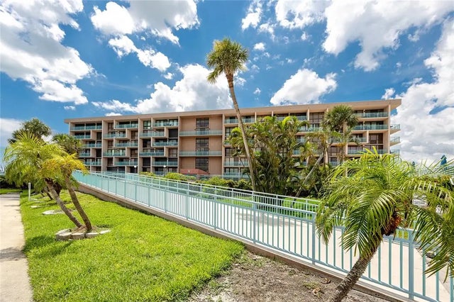 1 Key Capri 606w, TREASURE ISLAND