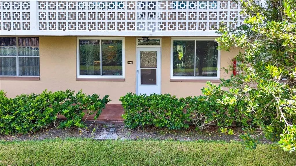 5095 Bay Street Ne 107, ST. PETERSBURG