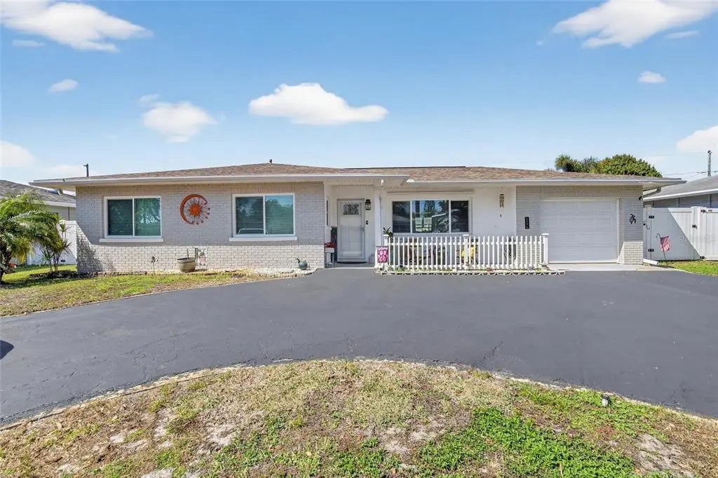 4990 99th Street N, ST PETERSBURG