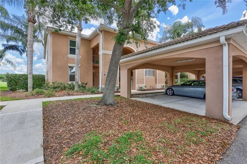 915 Fairwaycove Lane 101, BRADENTON