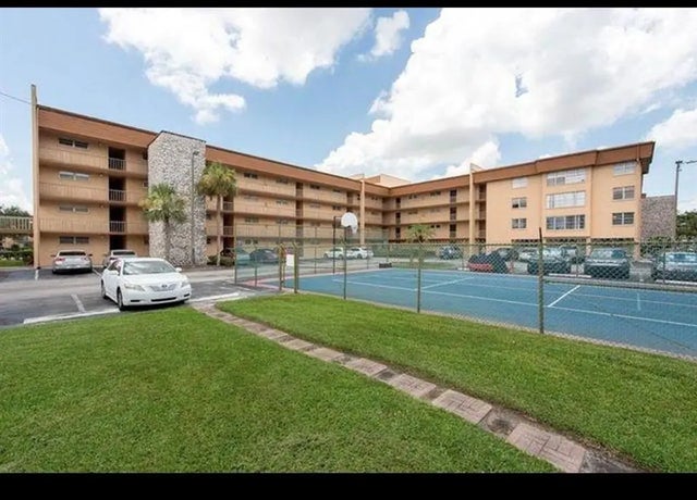 5820 N Church Avenue 348, TAMPA