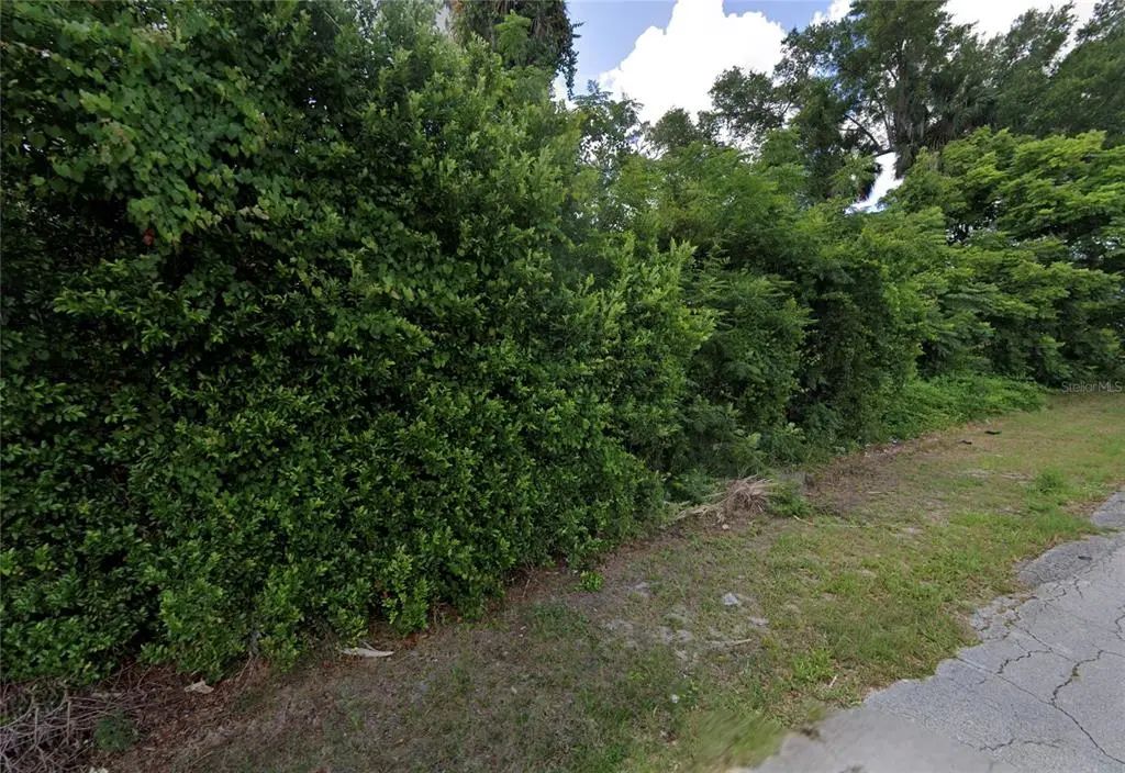 300 Bolander Avenue, DELTONA