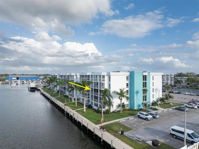 4900 38th Way S 302, ST PETERSBURG