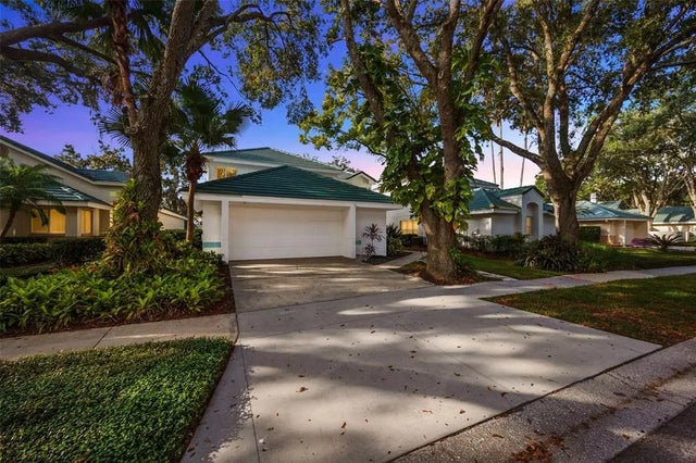 15811 Sanctuary Drive, TAMPA