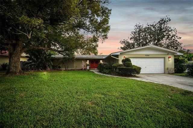 1204 Eckles Drive, TAMPA