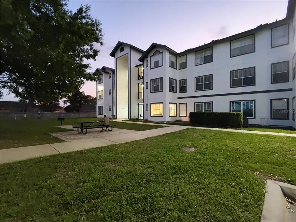 2208 Antigua Place 916, KISSIMMEE