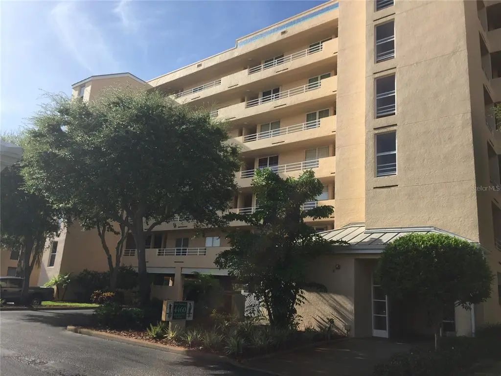 4460 Fairways Blvd 104, BRADENTON