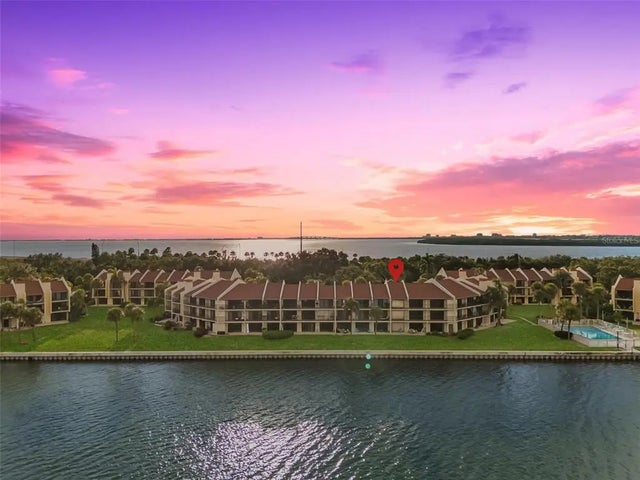 7520 Sunshine Skyway Lane S 210, ST PETERSBURG
