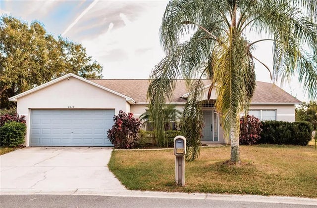 8215 Westmont Terrace Drive, LAKELAND