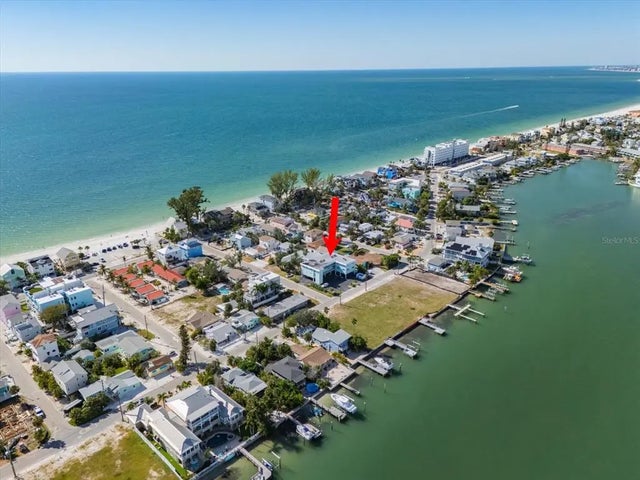 8200 Bayshore Drive 9, TREASURE ISLAND