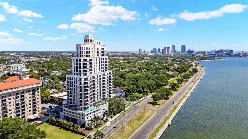 2103 Bayshore Boulevard 703, TAMPA