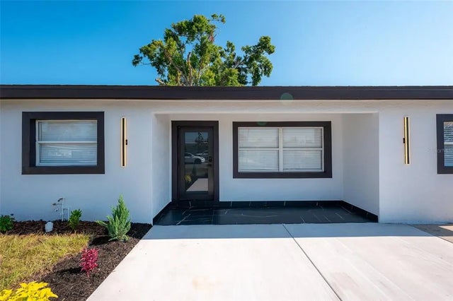 8217 Tanglewood Lane, TAMPA