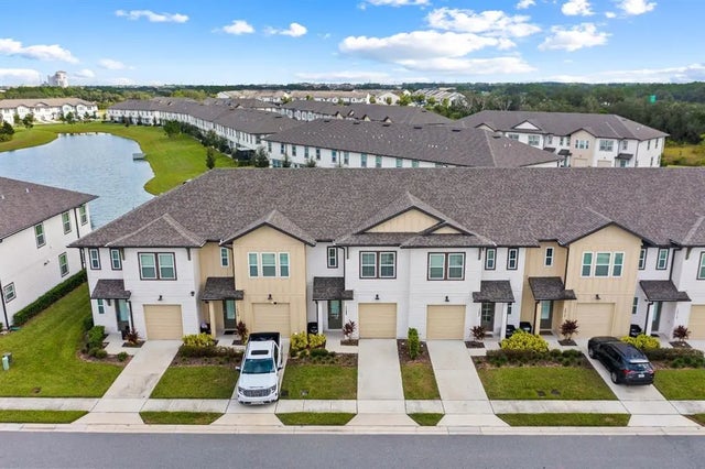 1025 Plantation Lane, DAVENPORT