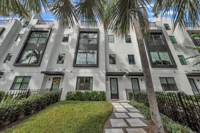 2851 W Gandy Boulevard 3, TAMPA