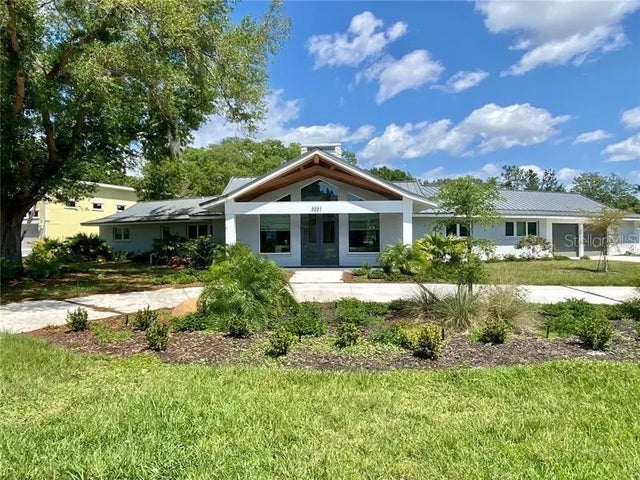 3231 E Forest Lake Drive, SARASOTA