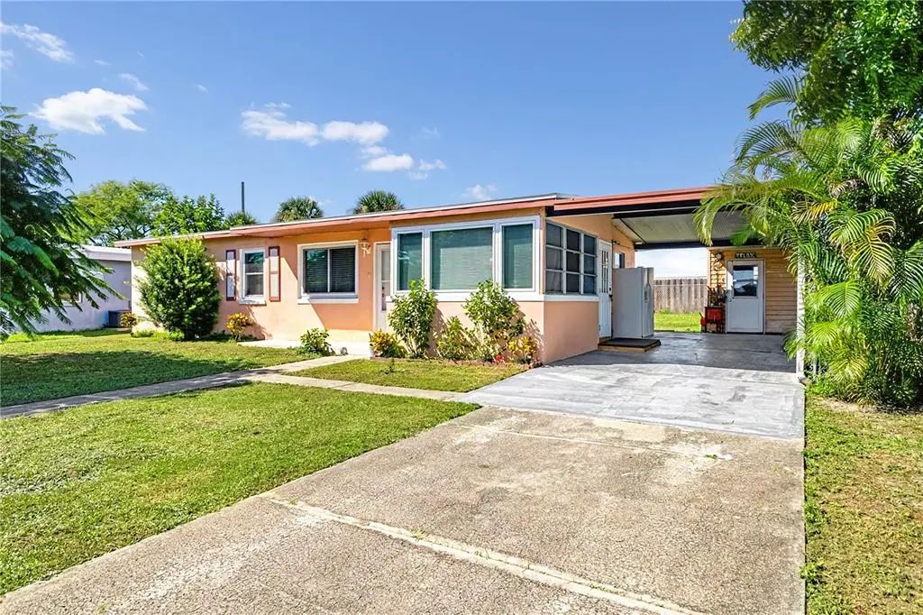 21490 Gladis Avenue, PORT CHARLOTTE